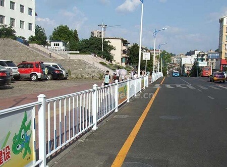 道路交通护栏